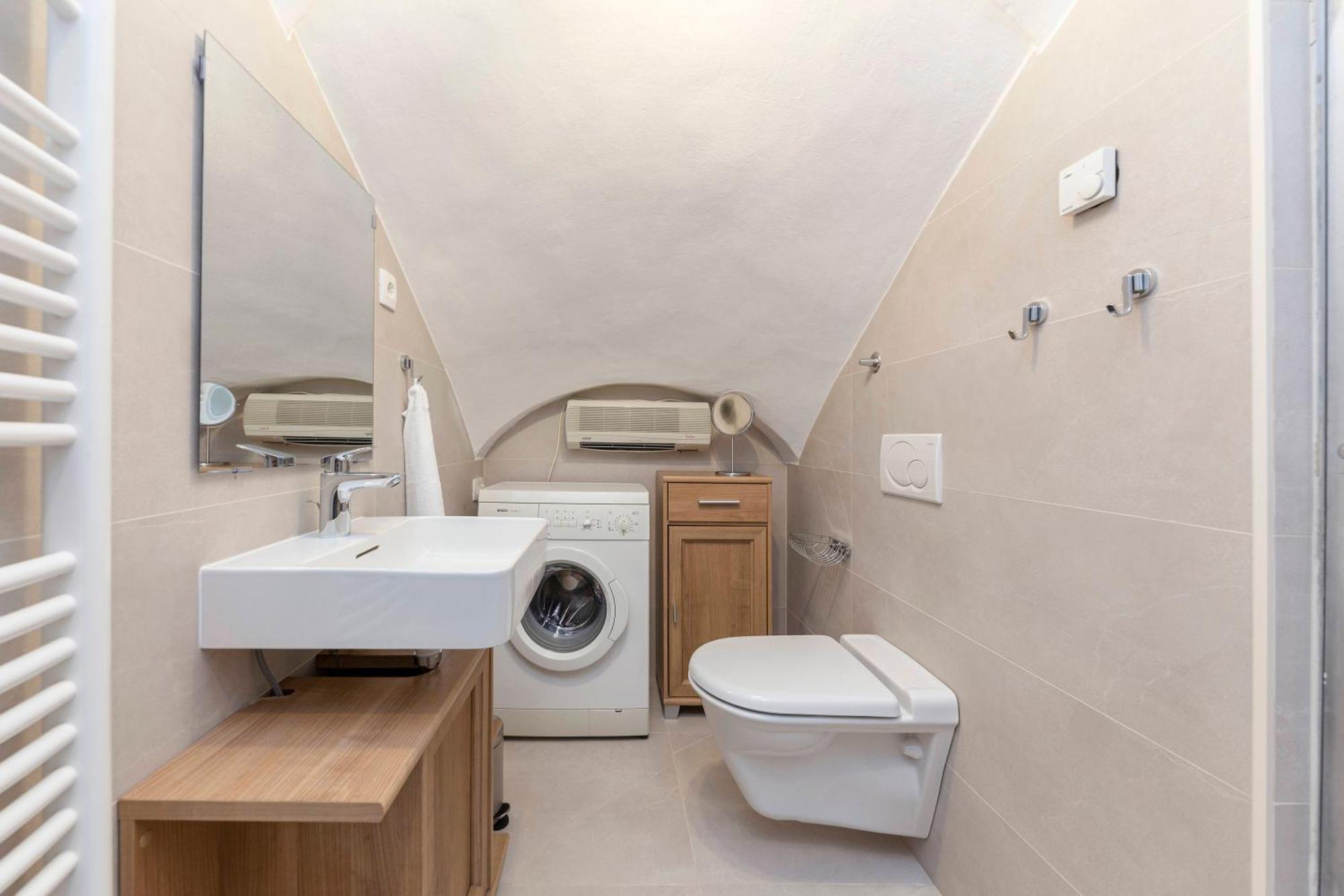 Apartamento By The Walnut Tree Liubliana Exterior foto
